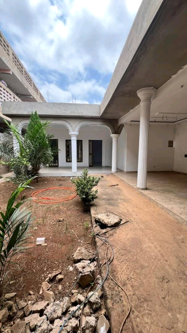 Villa en vente a Lome agoe legbassito
