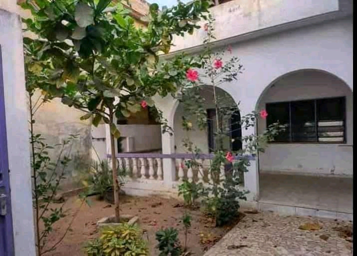 Villa avec titre foncier en vente a Lomé totsi