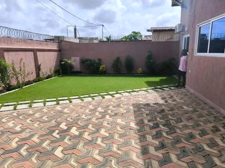 Villa en vente a lome dans la Cité mokpokpo