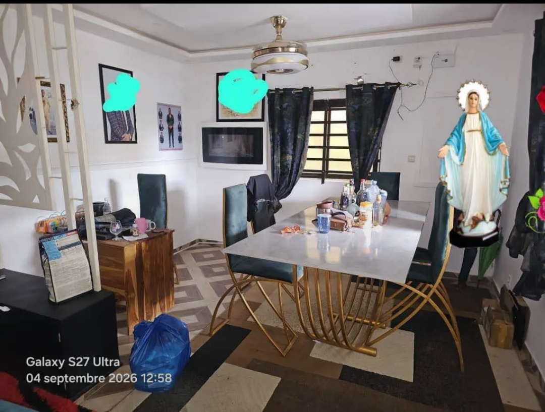 Villa en vente a Lomé avenou face goudron
