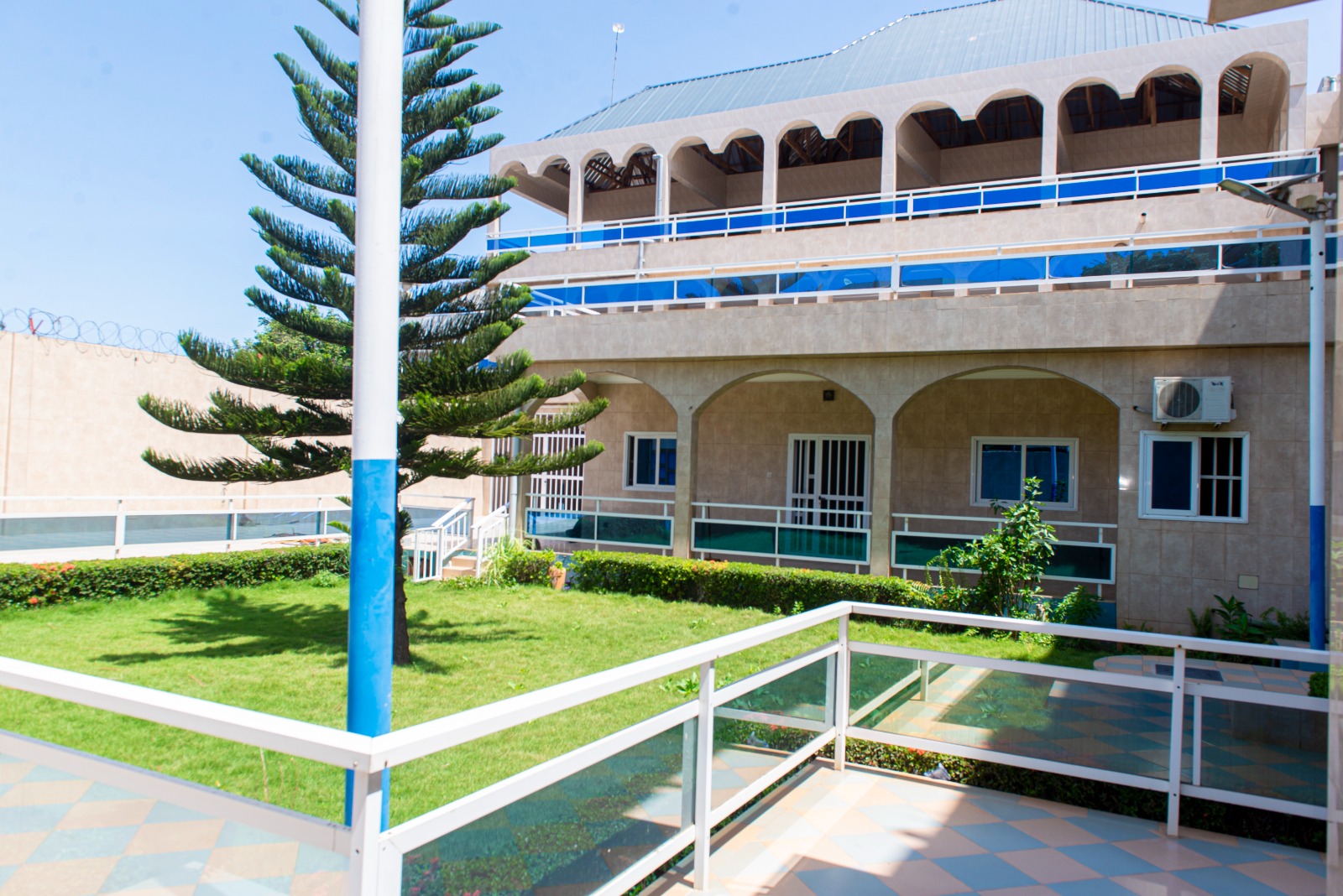 Villa de plus de 10 chambres a louer a Lomé