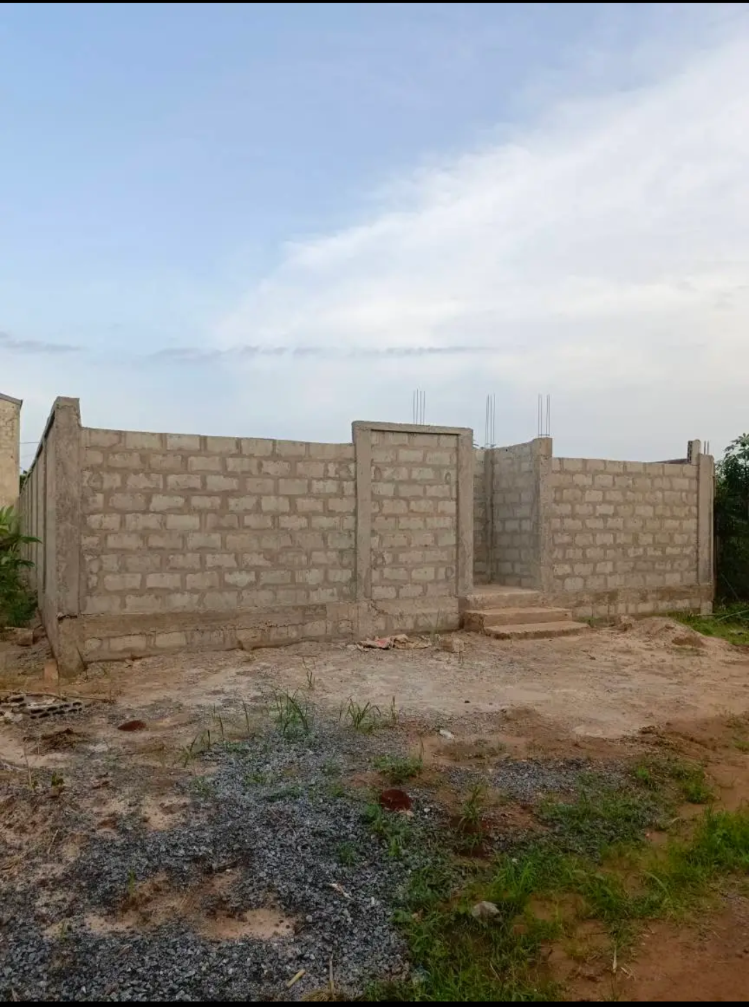 Terrain en vente a Lomé agoe apessito clôturer