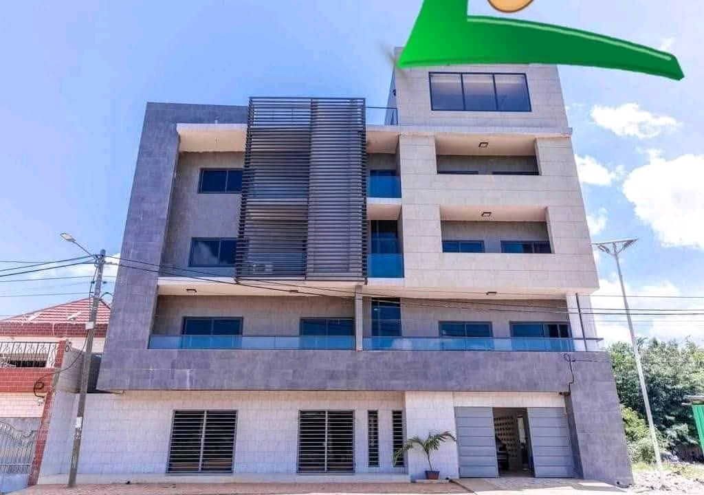 Gand immeuble en vente a Lomé
