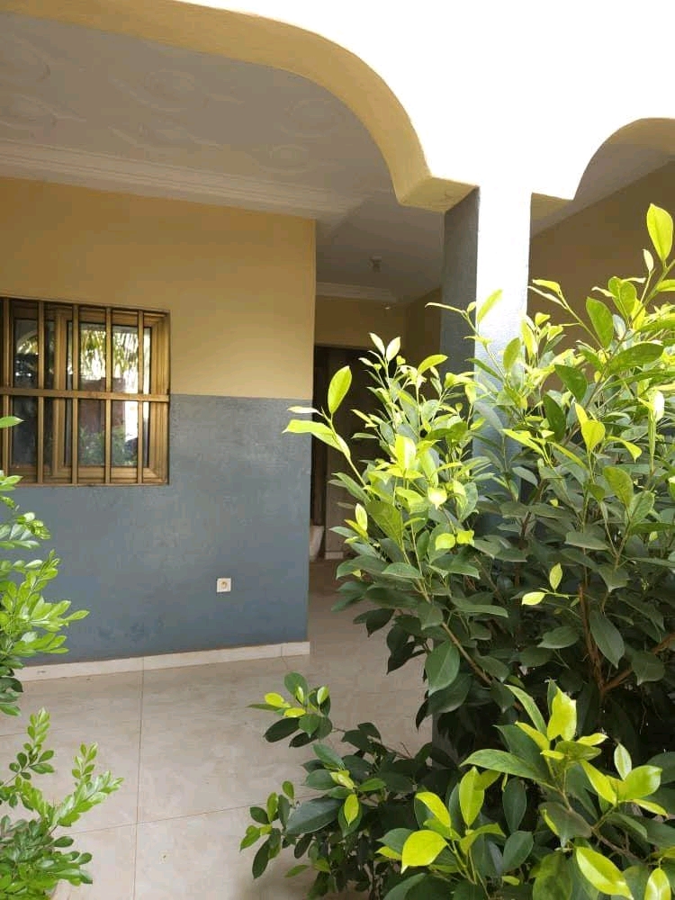 Villa a étage en vente a Lomé agoe sogbossito