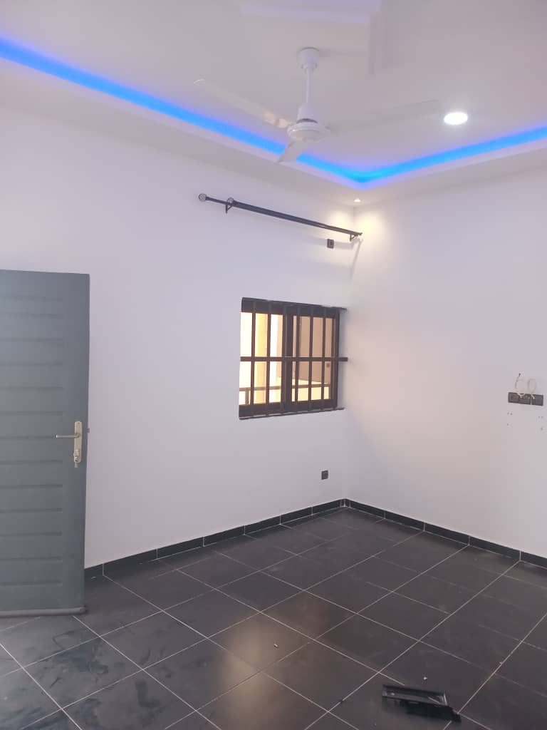 Chambre salon interne a louer a Lomé agoe legbassito