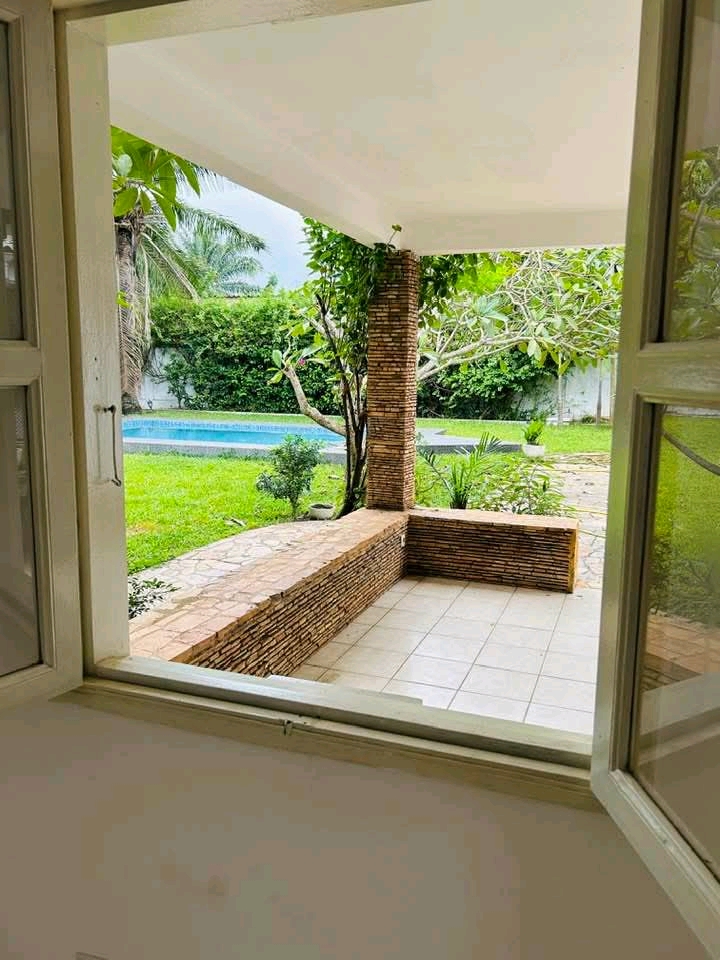 Belle villa à piscine à louer à Lome djidjole