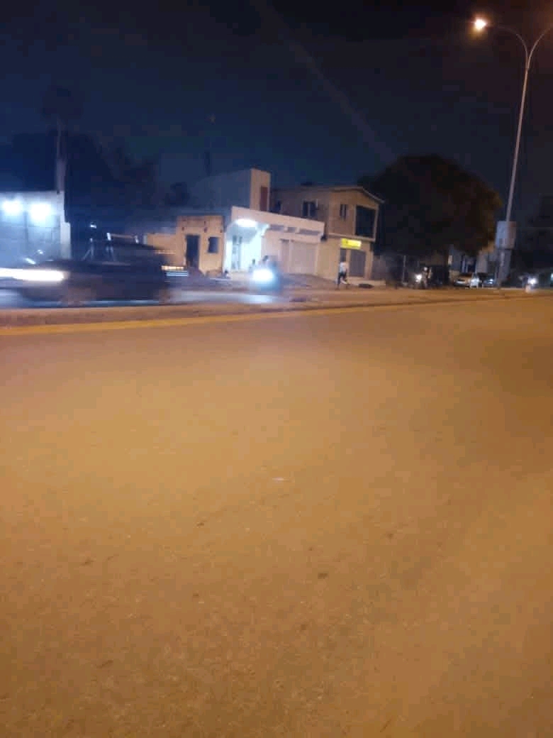 Terrain face goudron en vente a Lome avedji