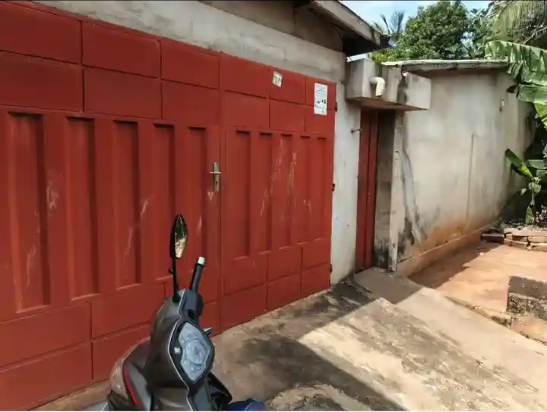 Maison de location en vente a Lomé agoe sogbossito