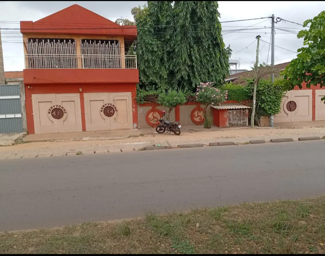 Maison d'hôte en vente a Lomé adidoadin