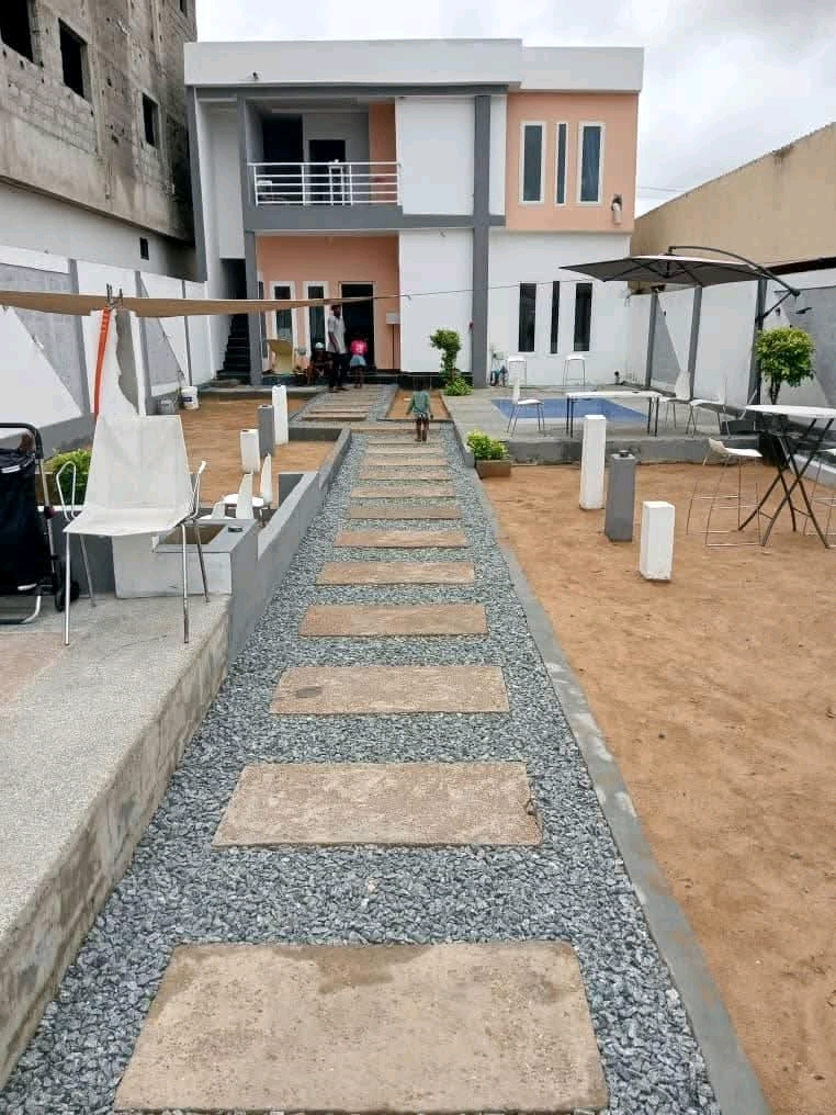 Villa a piscine en vente a lome