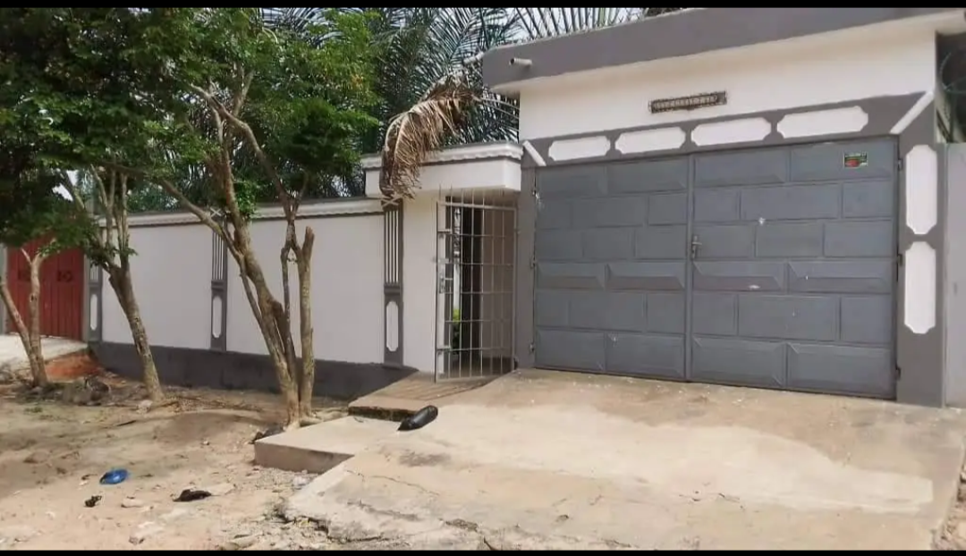 Villa avec titre foncier en vente a Lomé avedji wessome
