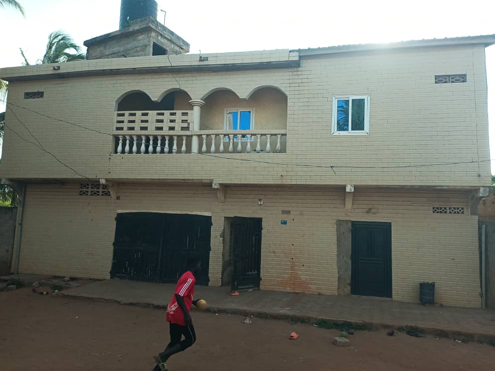 Maison a étage en vente a Lome adidogome assiyeye