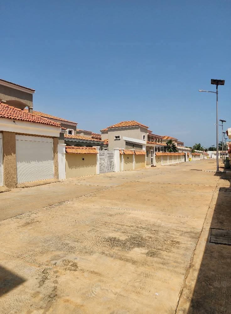 Villa en vente dans la cité baie des anges a baguida