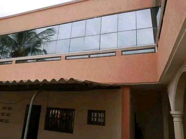 Villa a étage en vente a Lomé atigangomé