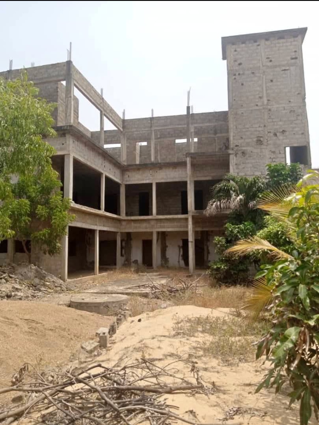 Immeuble de 2 étage en vente a Lome baguida