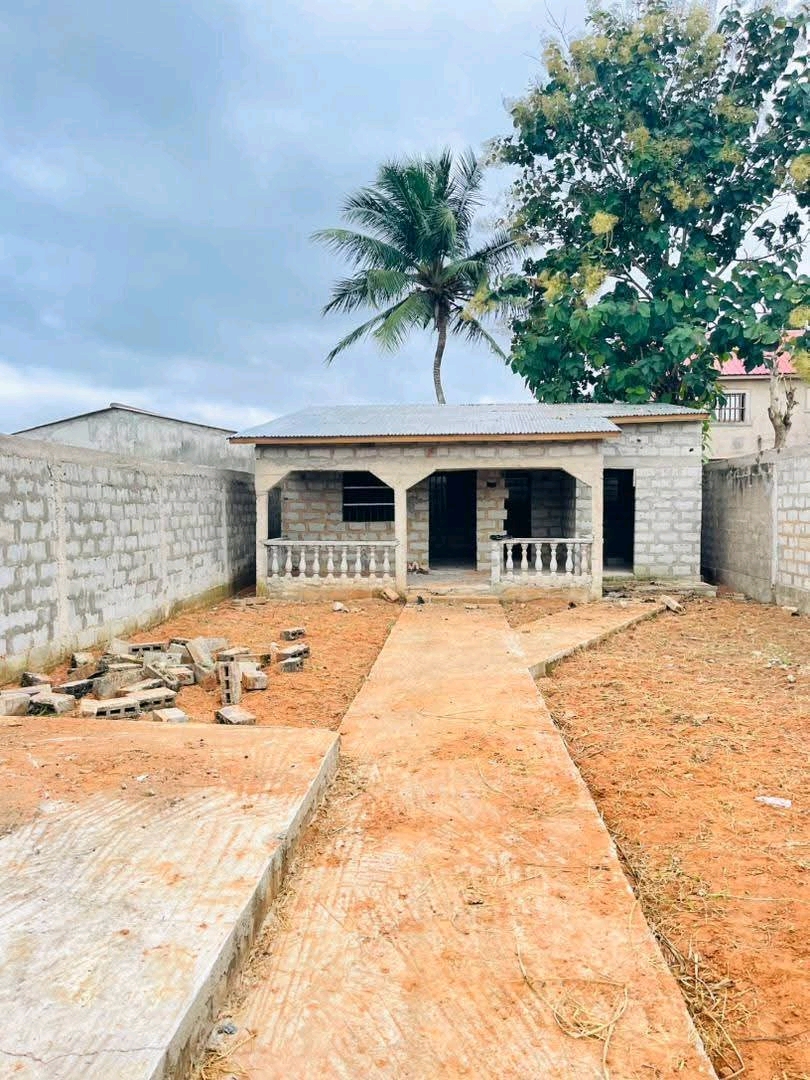 Maison en vente a lome zanguera