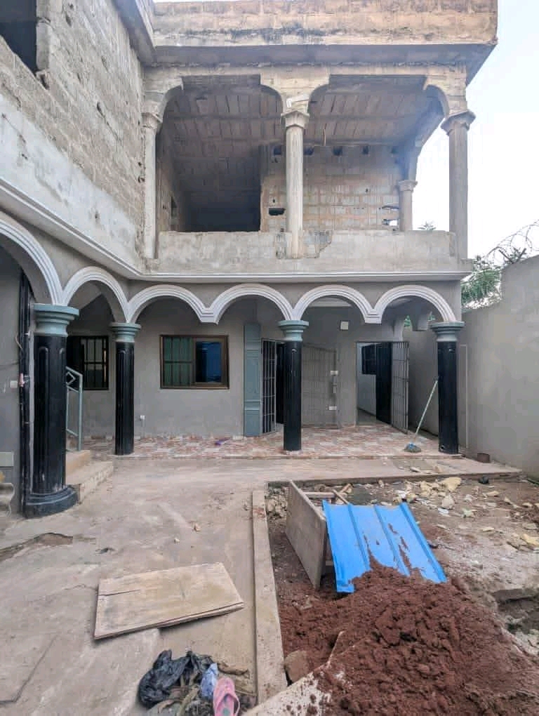 Villa a étage en vente a Lomé kohé