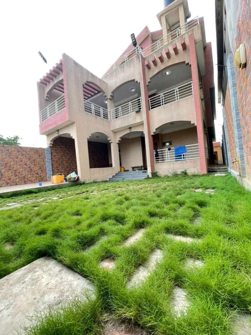 Villa a louer a lomé avepozo