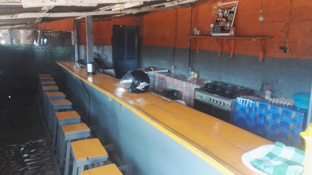 Cafétéria a louer a Lomé agoe a 20.000fr par mois
